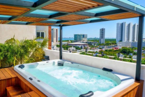 Penthouse with Private Jacuzzi - Three Bedroom